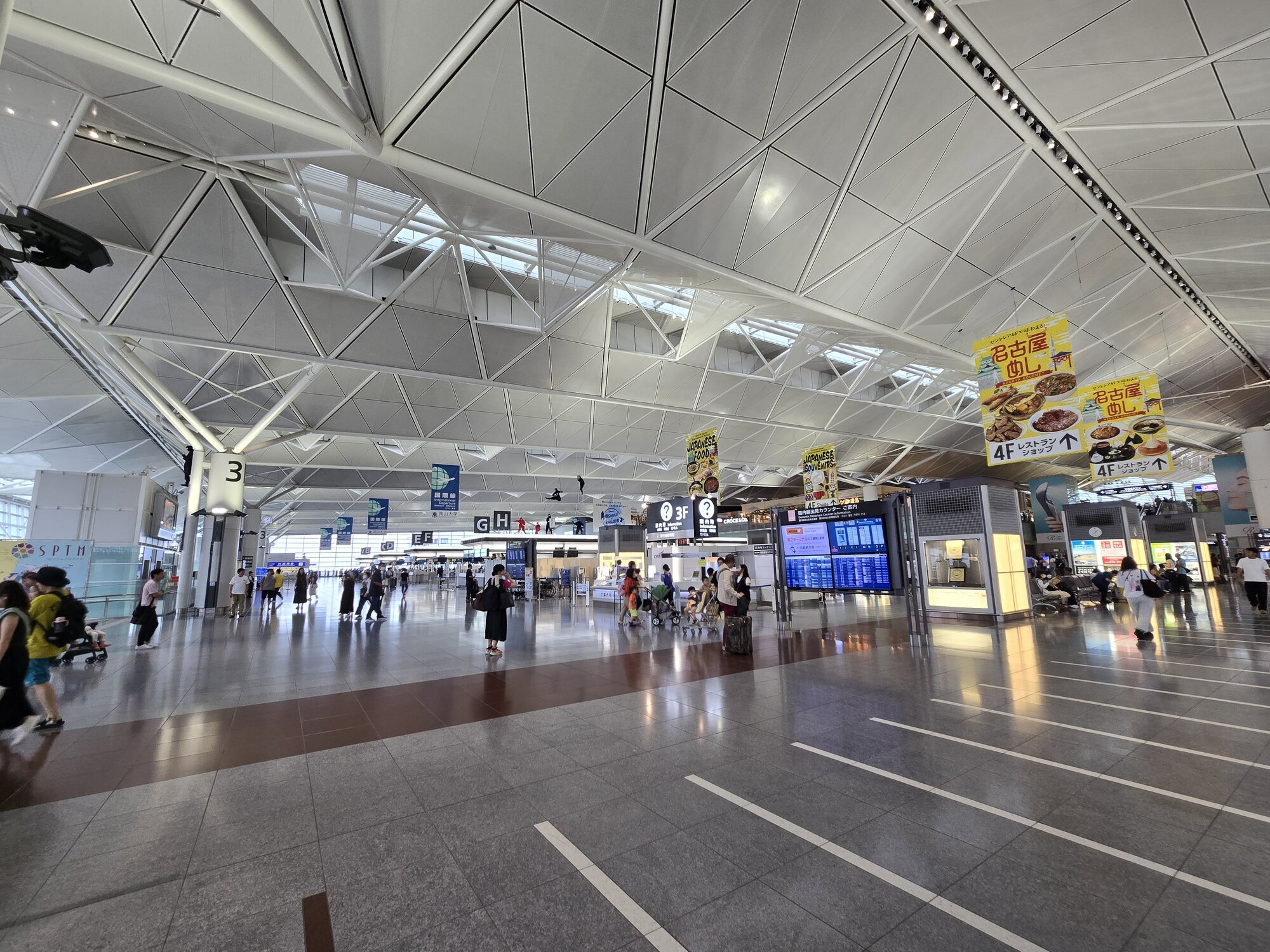 セントレア空港出発ロビー