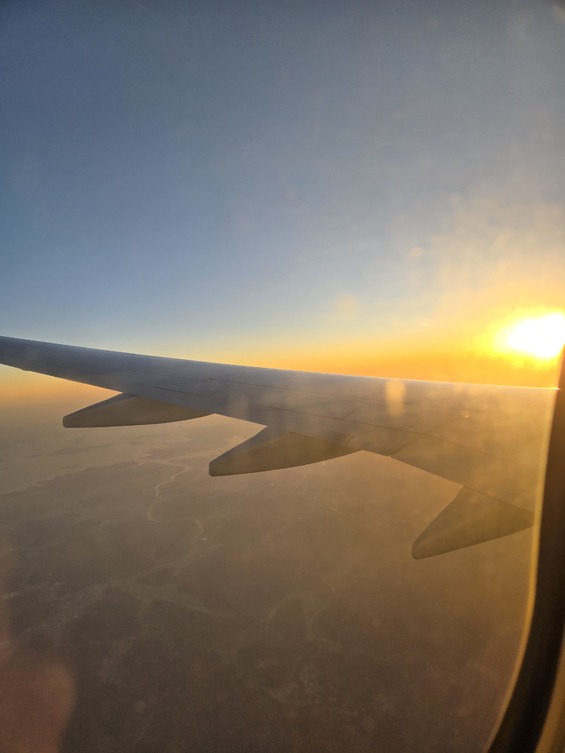 飛行機の中から撮った空