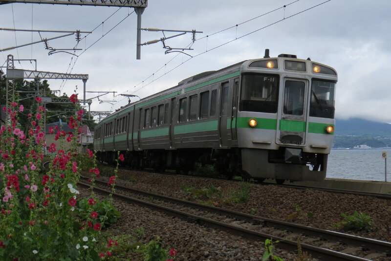 張碓海岸と721系。